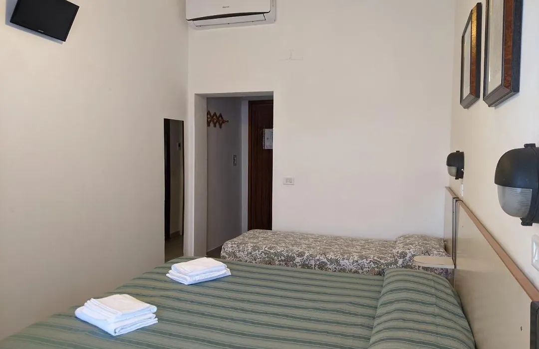 Albergo Casa Del Turista-1